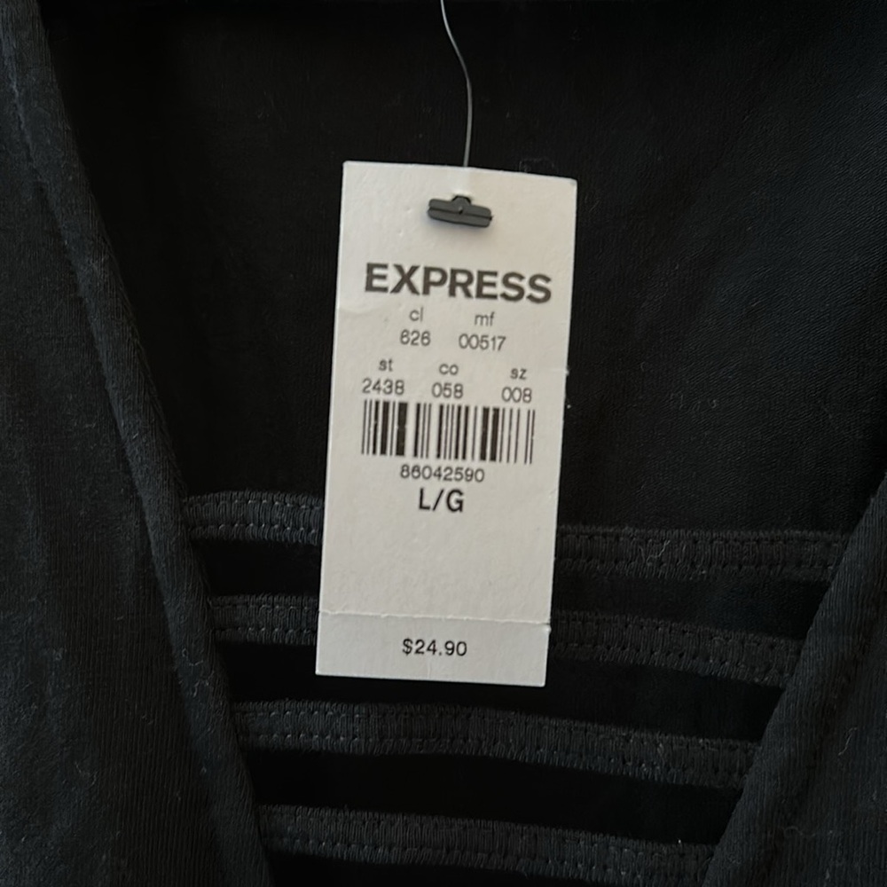 Express One Eleven Top - Picture 5 of 5